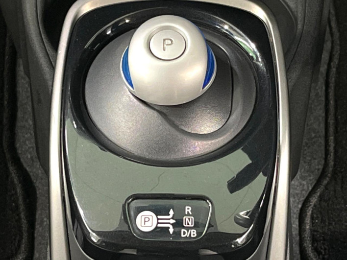 2017 Nissan Note DAA-HE12 (UW-6a1ba617b4d4c)[21]