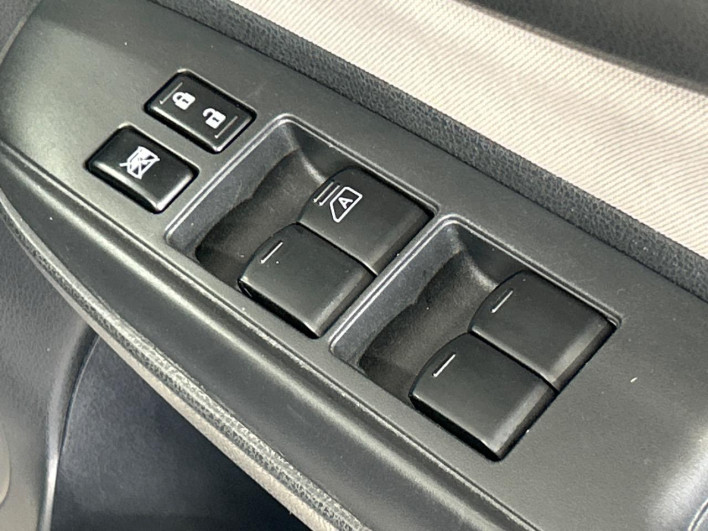 2017 Nissan Note DAA-HE12 (UW-6a1ba6189d8b0)[25]