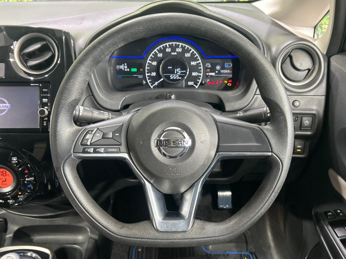 2017 Nissan Note DAA-HE12 (UW-6a1ba6189d8b0)[28]