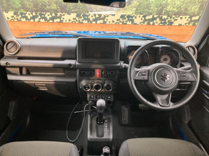 2018 Suzuki Jimny 3BA-JB64W (UW-6a1ba6297bfd2)[15]