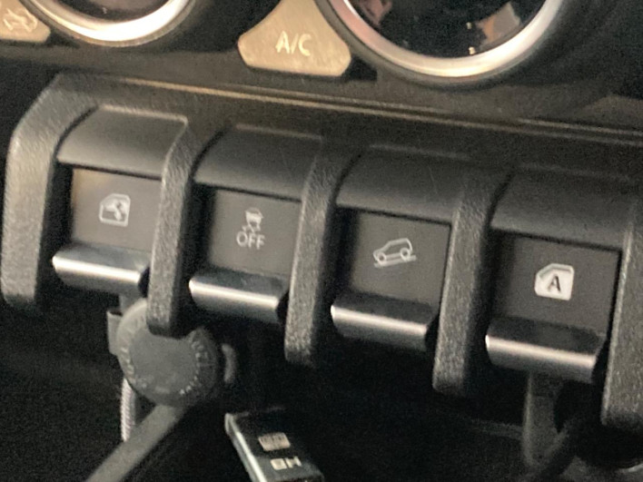 2018 Suzuki Jimny 3BA-JB64W (UW-6a1ba6297bfd2)[27]
