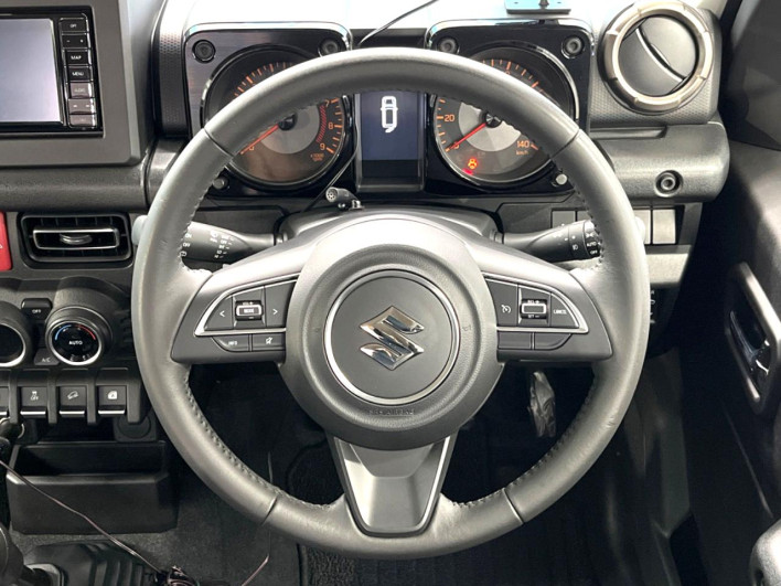 2018 Suzuki Jimny 3BA-JB64W (UW-6a1ba6297bfd2)[12]