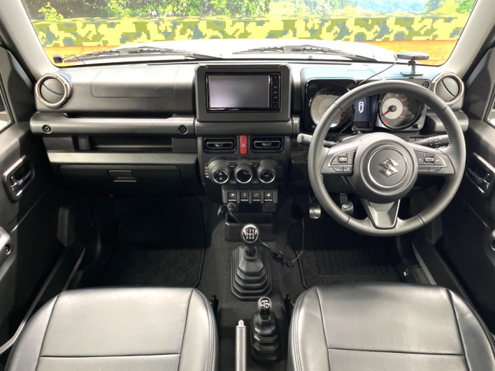 2018 Suzuki Jimny 3BA-JB64W (UW-6a1ba6297bfd2)[11]