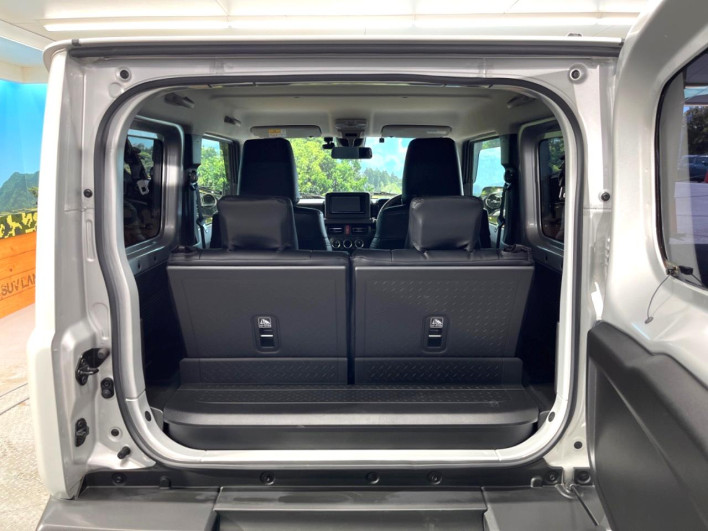 2018 Suzuki Jimny 3BA-JB64W (UW-6a1ba6297bfd2)[14]