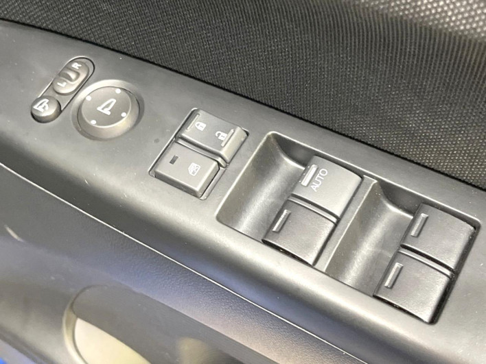 2016 Honda N-BOX CUSTOM DBA-JF1 (UW-6a1ba634d0e68)[11]