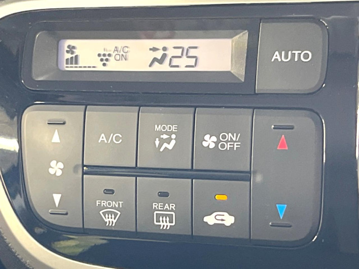 2016 Honda N-BOX CUSTOM DBA-JF1 (UW-6a1ba634d0e68)[14]