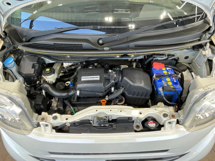 2017 Honda N-BOX DBA-JF1 (UW-6a1ba63635ff3)[4]