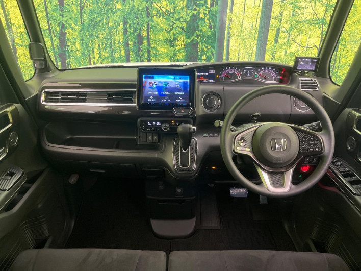 2019 Honda N-BOX CUSTOM DBA-JF3 (UW-6a1ba63dd5d91)[12]