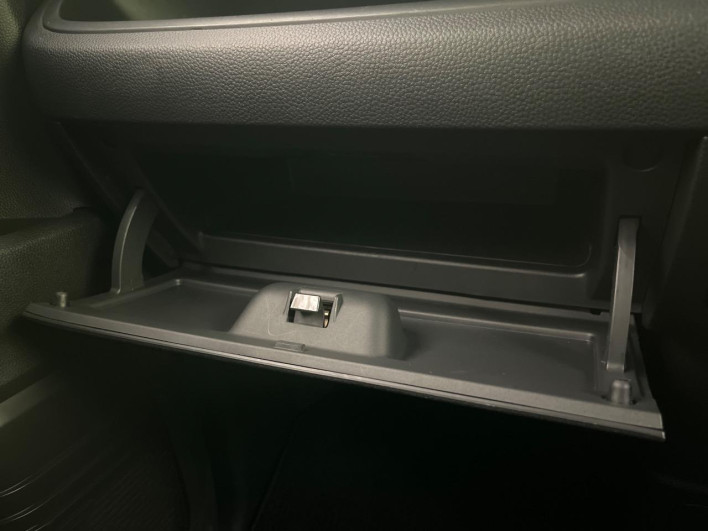 2019 Honda N-BOX CUSTOM DBA-JF3 (UW-6a1ba63dd5d91)[28]