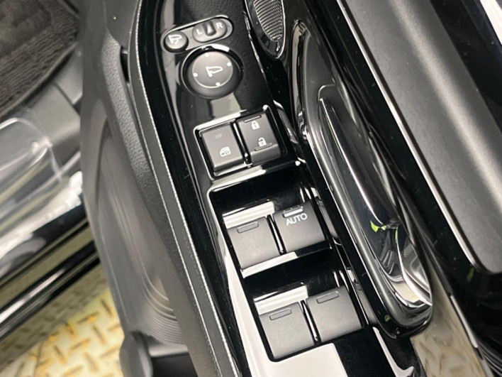 2021 Honda N-BOX CUSTOM 6BA-JF3 (UW-6a1ba6454d6d6)[21]