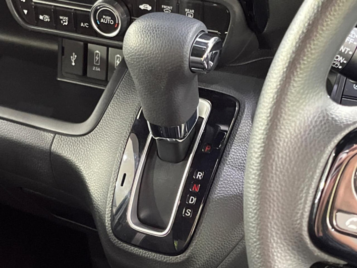 2023 Honda N-BOX CUSTOM 6BA-JF3 (UW-6a1ba648da358)[12]