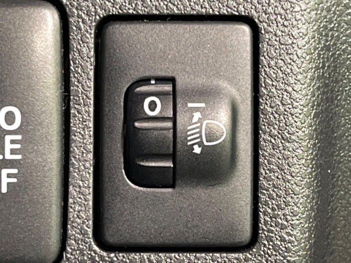 2014 Daihatsu Mira Cocoa DBA-L675S (UW-6a1ba66e31eb6)[14]