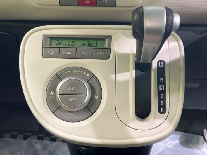 2014 Daihatsu Mira Cocoa DBA-L675S (UW-6a1ba66e31eb6)[4]