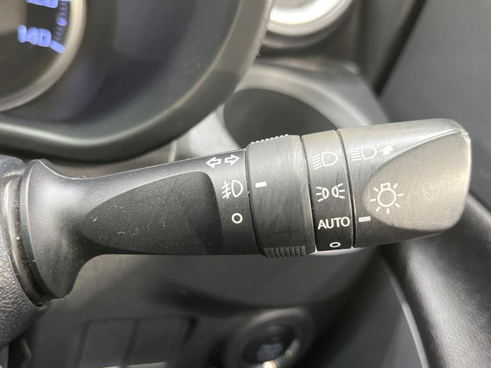 2018 Daihatsu Cast DBA-LA250S (UW-6a1ba67356fe6)[19]