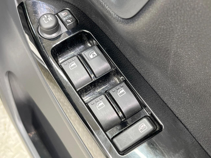2018 Daihatsu Cast DBA-LA250S (UW-6a1ba67356fe6)[10]