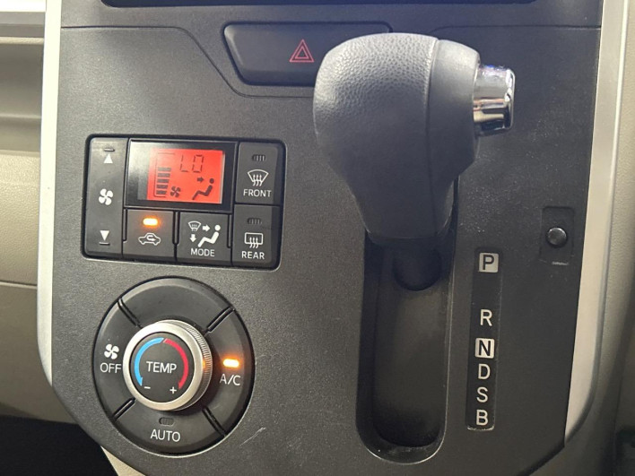 2015 Daihatsu Tanto DBA-LA600S (UW-6a1ba67e42c06)[19]