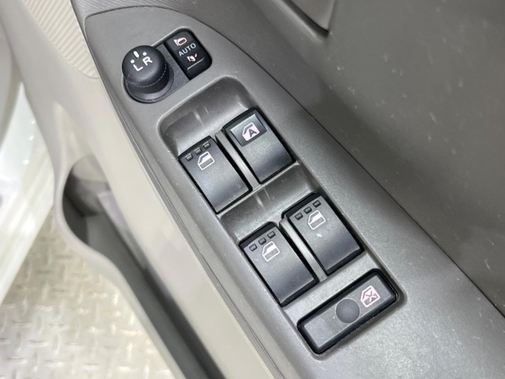 2017 Daihatsu Tanto DBA-LA600S (UW-6a1ba6815ae38)[10]