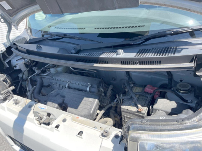 2016 Toyota Pixis Mega DBA-LA700A (UW-6a1ba689ed37e)[9]