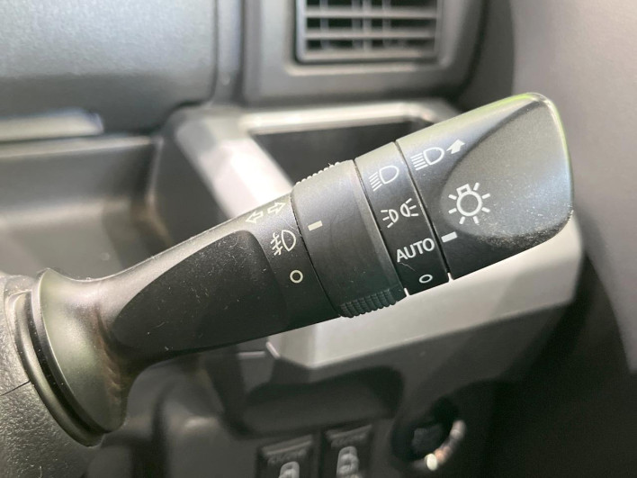 2017 Daihatsu Wake DBA-LA700S (UW-6a1ba68b41637)[25]