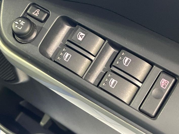 2015 Daihatsu Wake DBA-LA710S (UW-6a1ba68c13af7)[14]