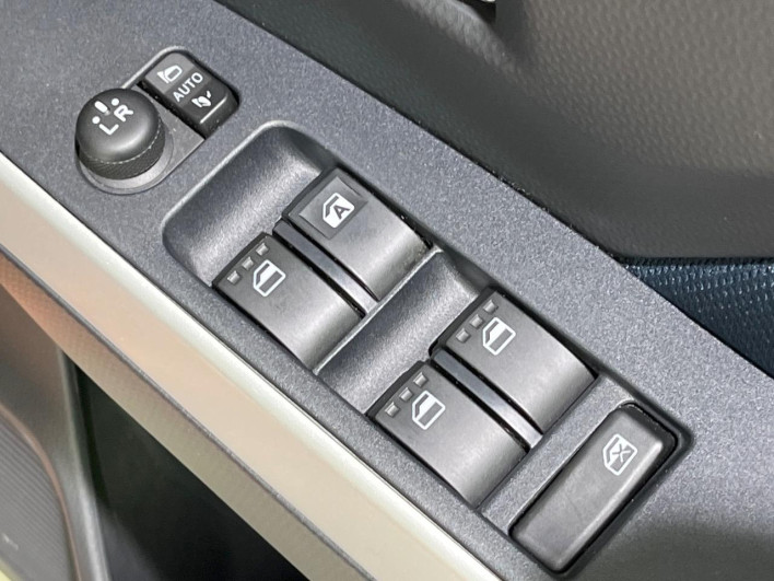 2020 Daihatsu Toll 5BA-M910S (UW-6a1ba6a2823de)[19]