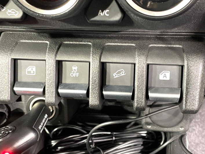 2025 Suzuki Jimny Nomad 3BA-JC74W (UW-6a1ba6a68076f)[23]