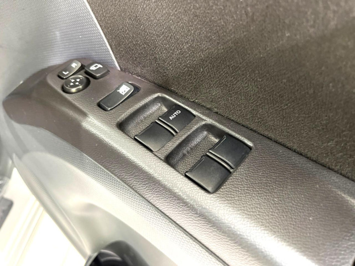 2012 Mitsubishi Delica D:2 DBA-MB15S (UW-6a1ba6ad8c26b)[12]