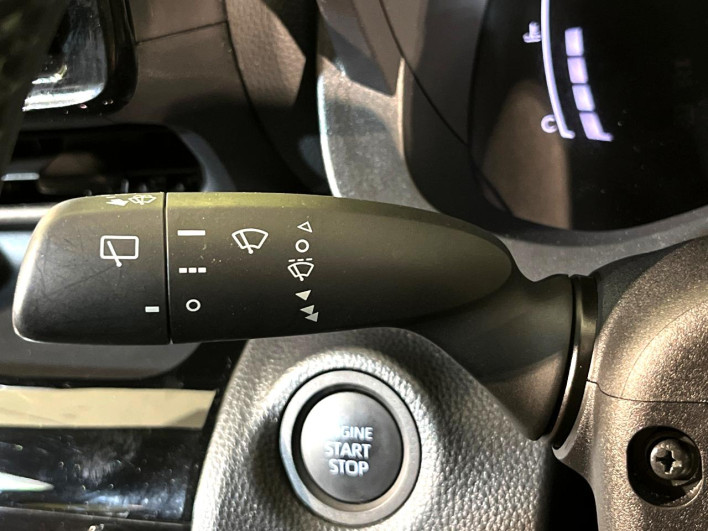2025 Toyota Yaris Cross 5BA-MXPB15 (UW-6a1ba6ea831f7)[29]