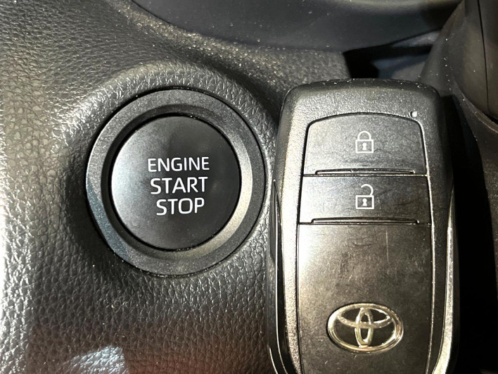 2025 Toyota Yaris Cross 5BA-MXPB15 (UW-6a1ba6ea831f7)[13]