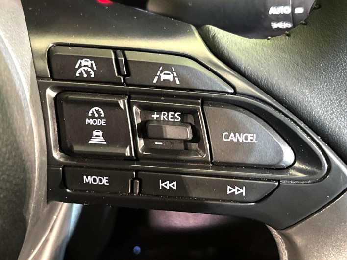 2025 Toyota Yaris Cross 5BA-MXPB15 (UW-6a1ba6ea831f7)[28]