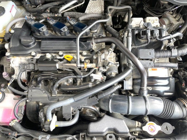 2021 Toyota Aqua 6AA-MXPK11 (UW-6a1ba6f458aeb)[4]