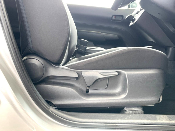 2021 Toyota Aqua 6AA-MXPK11 (UW-6a1ba6f458aeb)[8]