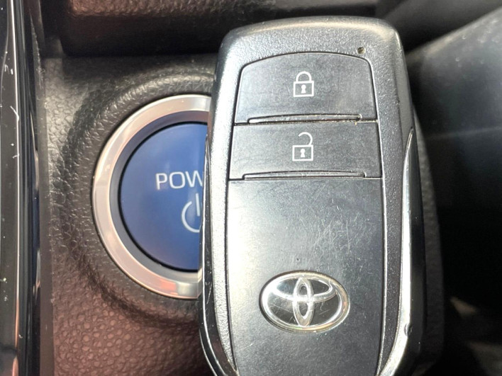 2021 Toyota Aqua 6AA-MXPK11 (UW-6a1ba6f458aeb)[26]
