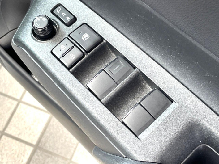 2021 Toyota Aqua 6AA-MXPK11 (UW-6a1ba6f458aeb)[7]