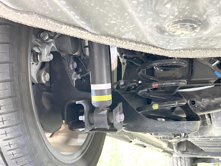 2022 Toyota Voxy 6BA-MZRA90W (UW-6a1ba70c1a7ca)[21]