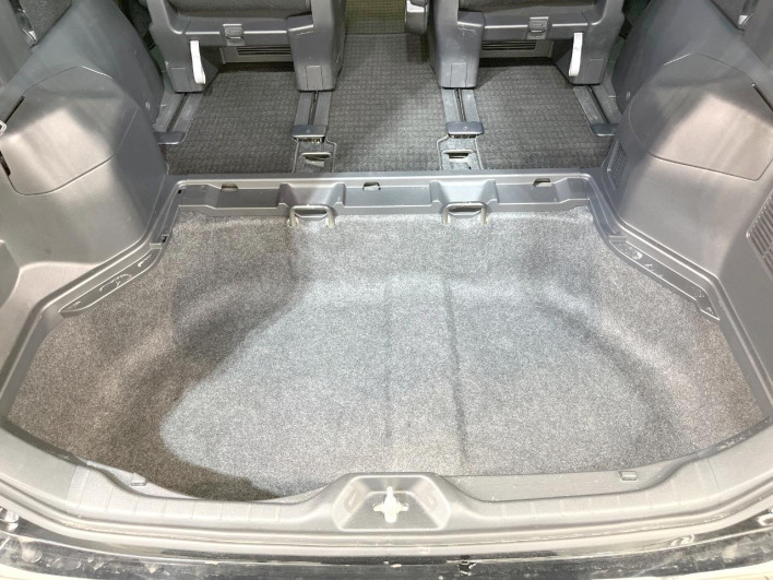 2022 Toyota Voxy 6BA-MZRA90W (UW-6a1ba70c1a7ca)[24]