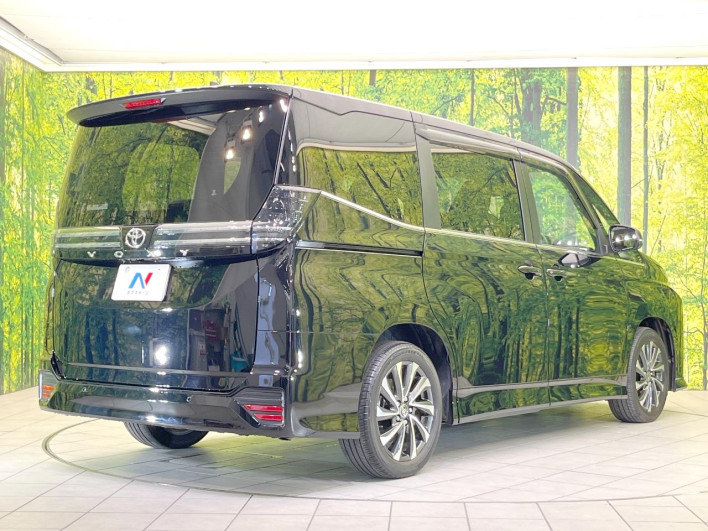 2022 Toyota Voxy 6BA-MZRA90W (UW-6a1ba70c1a7ca)[9]