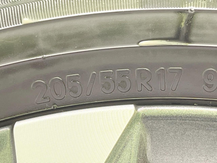 2022 Toyota Voxy 6BA-MZRA90W (UW-6a1ba70c1a7ca)[18]
