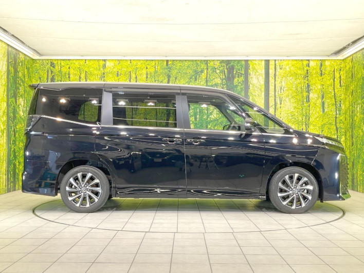2022 Toyota Voxy 6BA-MZRA90W (UW-6a1ba70c1a7ca)[8]