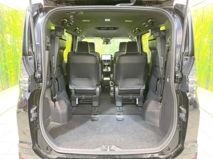2022 Toyota Voxy 6BA-MZRA90W (UW-6a1ba70c1a7ca)[25]