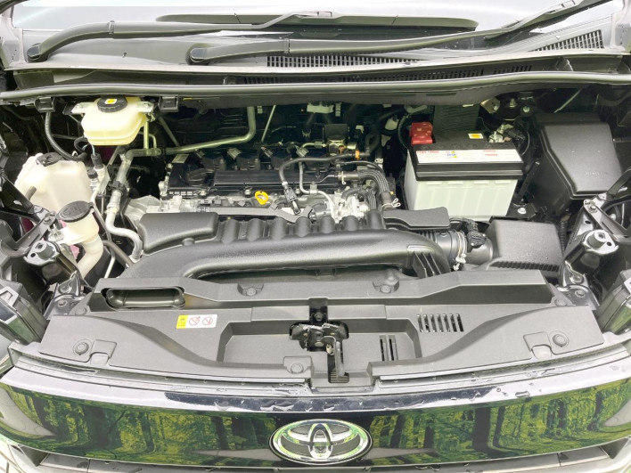 2022 Toyota Voxy 6BA-MZRA90W (UW-6a1ba70c1a7ca)[4]