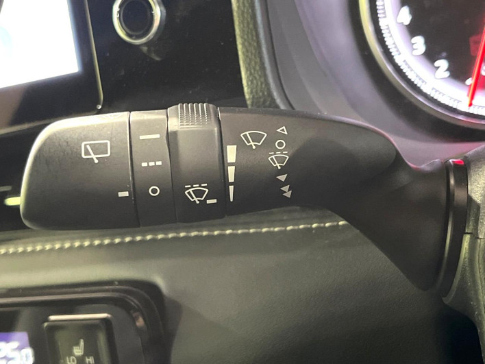 2023 Toyota Noah 6BA-MZRA90W (UW-6a1ba70d38daf)[18]