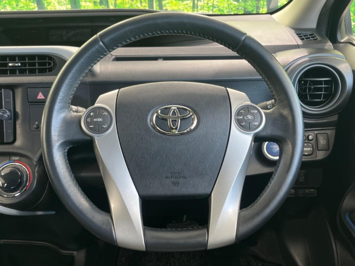 2013 Toyota Aqua DAA-NHP10 (UW-6a1ba713ca7c5)[23]