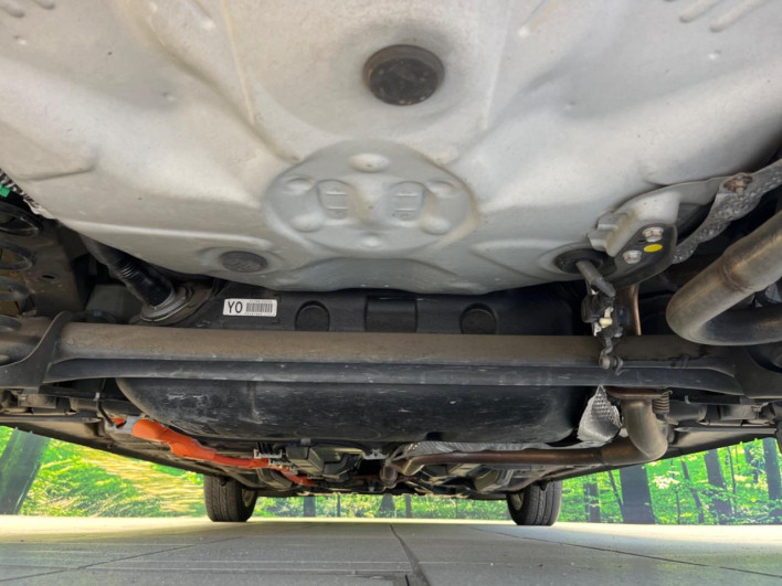 2013 Toyota Aqua DAA-NHP10 (UW-6a1ba713ca7c5)[14]