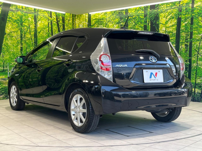 2013 Toyota Aqua DAA-NHP10 (UW-6a1ba713ca7c5)[9]
