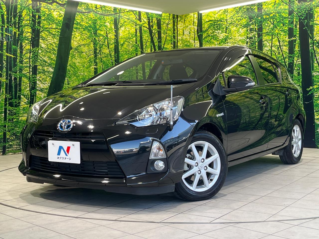 2013 Toyota Aqua DAA-NHP10