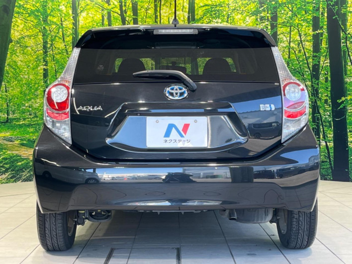 2013 Toyota Aqua DAA-NHP10 (UW-6a1ba713ca7c5)[8]