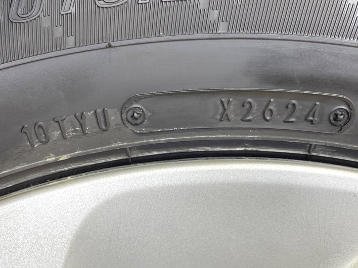 2016 Toyota Aqua DAA-NHP10 (UW-6a1ba715dd196)[16]