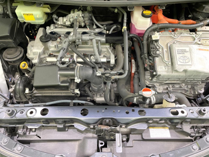2016 Toyota Aqua DAA-NHP10 (UW-6a1ba715dd196)[4]
