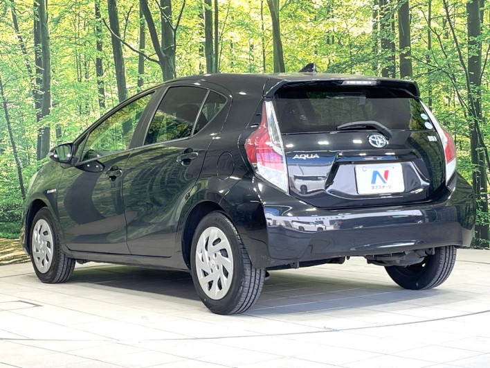 2016 Toyota Aqua DAA-NHP10 (UW-6a1ba715dd196)[27]